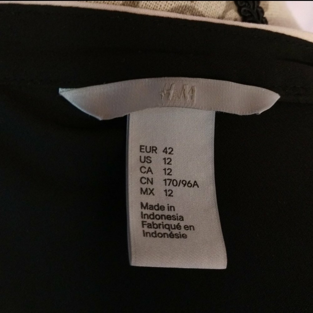 H&M Black Blouse - Picture 6 of 6